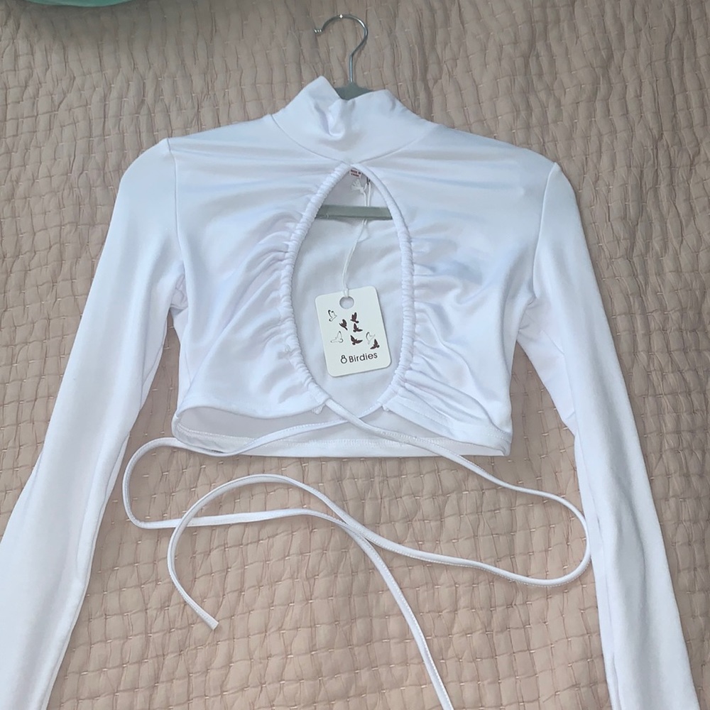 Brand new size medium white crop top Mara boutique Australia